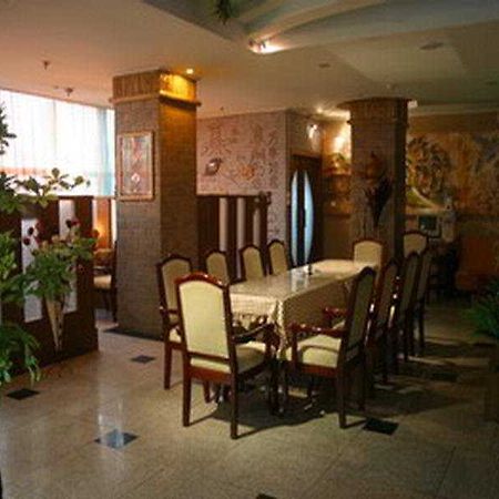 365Days Inn Hotel Ичанг Ресторант снимка